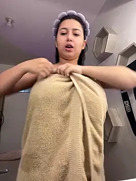 Snapshot of RexxaYBlade chatting on 12-20-25, 04:36 RexxaYBlade online show from 12-20-25, 04:36