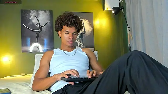 Snapshot of bigxx0 chatting on 12-15-24, 08:58 bigxx0 online show from 12-15-24, 08:58