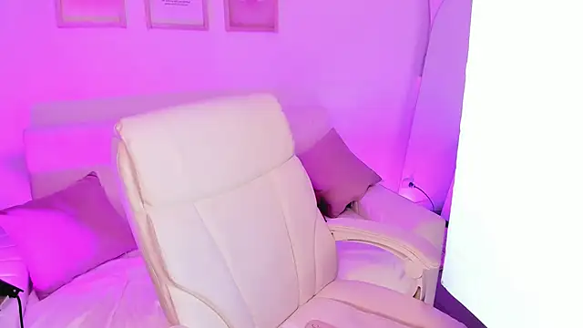 Steff London online show from 02-07-25, 03:34