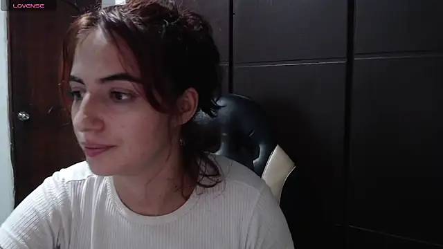 Snapshot of Kate_lorens9 chatting on 12-18-24, 01:26 Kate lorens9 online show from 12-18-24, 01:26