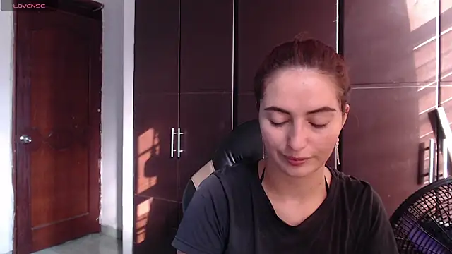 Snapshot of Kate_lorens9 chatting on 01-08-25, 09:12 Kate lorens9 online show from 01-08-25, 09:12