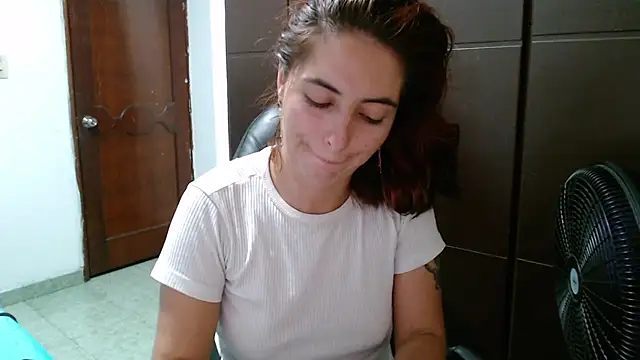 Snapshot of Kate_lorens9 chatting on 01-09-25, 11:24 Kate lorens9 online show from 01-09-25, 11:24