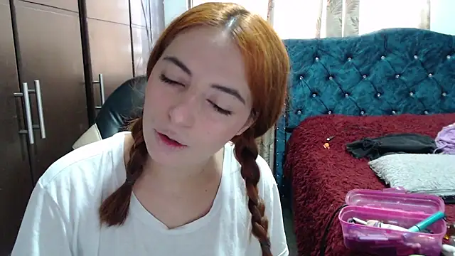 Snapshot of Kate_lorens9 chatting on 09-12-25, 12:16 Kate lorens9 online show from 09-12-25, 12:16