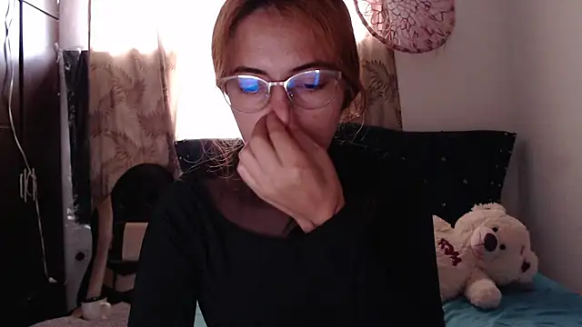 Snapshot of Kate_lorens9 chatting on 10-18-25, 04:19 Kate lorens9 online show from 10-18-25, 04:19