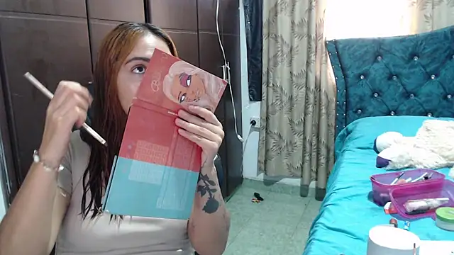 Snapshot of Kate_lorens9 chatting on 10-22-25, 01:55 Kate lorens9 online show from 10-22-25, 01:55