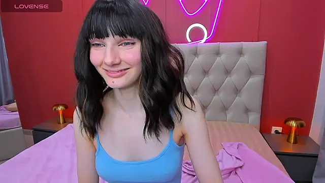 Lili flowerr online show from 01-17-25, 04:15