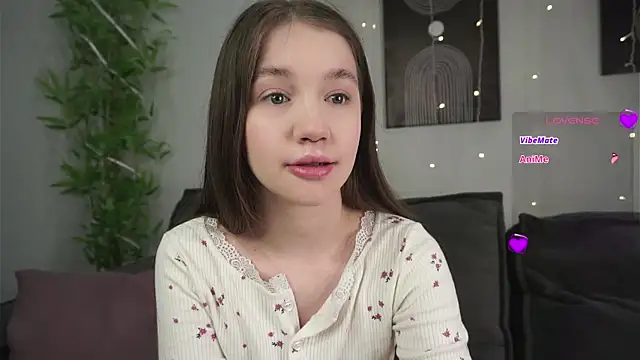 Snapshot of AmiLewis chatting on 01-23-25, 01:08 AmiLewis online show from 01-23-25, 01:08