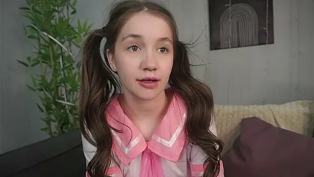 Snapshot of AmiLewis chatting on 02-01-25, 07:15 AmiLewis online show from 02-01-25, 07:15