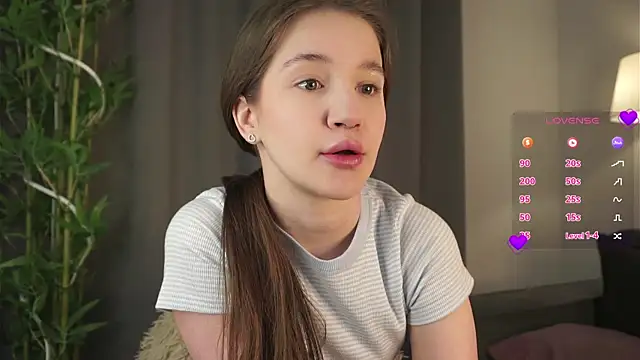 Snapshot of AmiLewis chatting on 02-05-25, 01:04 AmiLewis online show from 02-05-25, 01:04