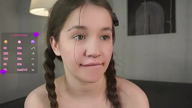 Snapshot of AmiLewis chatting on 02-08-25, 04:14 AmiLewis online show from 02-08-25, 04:14