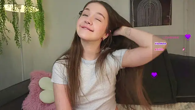 Snapshot of AmiLewis chatting on 02-20-25, 01:03 AmiLewis online show from 02-20-25, 01:03