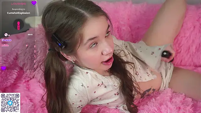 Snapshot of AmiLewis chatting on 02-23-25, 04:50 AmiLewis online show from 02-23-25, 04:50