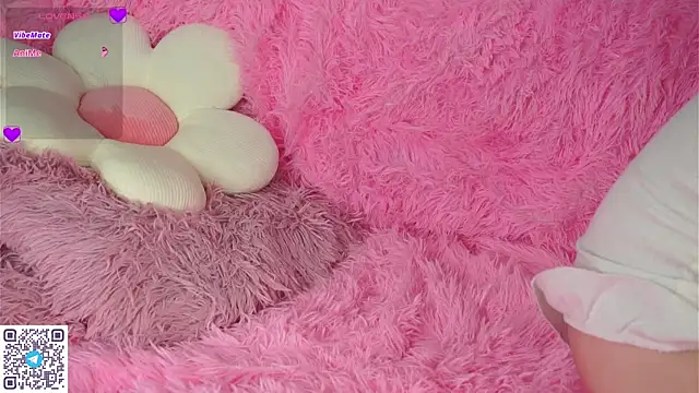 Snapshot of AmiLewis chatting on 02-24-25, 04:16 AmiLewis online show from 02-24-25, 04:16