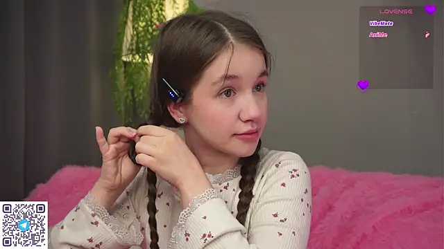 Snapshot of AmiLewis chatting on 03-07-25, 01:09 AmiLewis online show from 03-07-25, 01:09