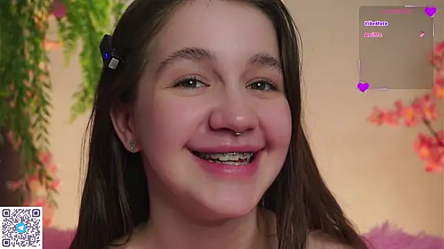 Snapshot of AmiLewis chatting on 03-20-25, 10:32 AmiLewis online show from 03-20-25, 10:32