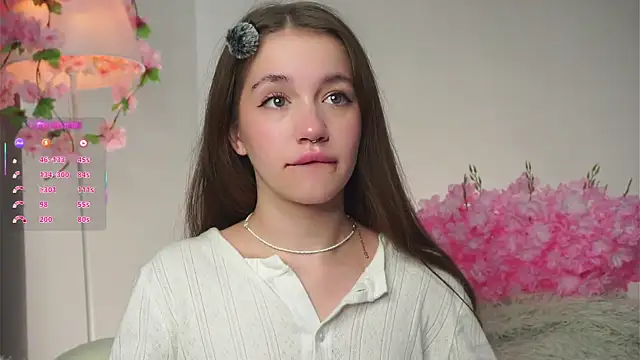 Snapshot of AmiLewis chatting on 09-23-25, 01:08 AmiLewis online show from 09-23-25, 01:08