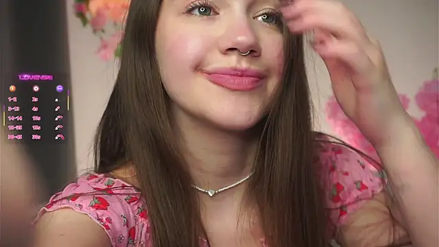 Snapshot of AmiLewis chatting on 10-14-25, 01:17 AmiLewis online show from 10-14-25, 01:17