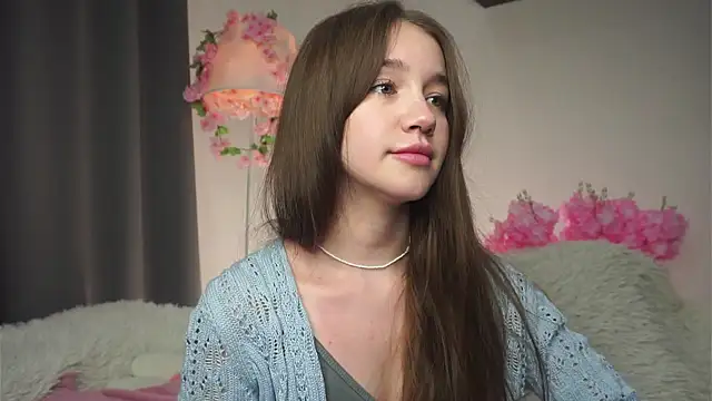 Snapshot of AmiLewis chatting on 10-21-25, 01:06 AmiLewis online show from 10-21-25, 01:06