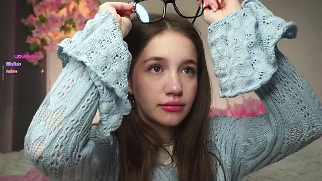 Snapshot of AmiLewis chatting on 11-08-25, 01:06 AmiLewis online show from 11-08-25, 01:06