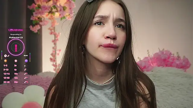 Snapshot of AmiLewis chatting on 11-15-25, 01:03 AmiLewis online show from 11-15-25, 01:03