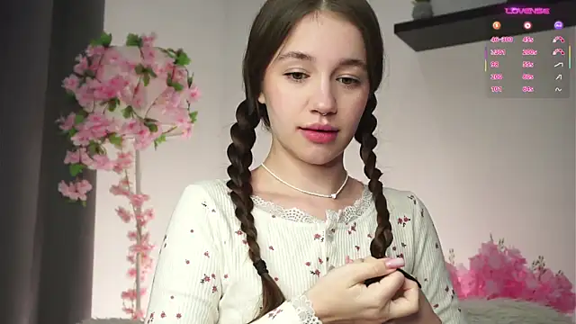 Snapshot of AmiLewis chatting on 11-29-25, 01:08 AmiLewis online show from 11-29-25, 01:08