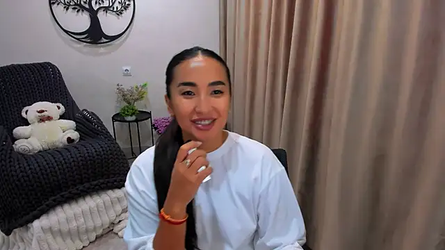 worldofkim online show from 10-09-25, 10:46