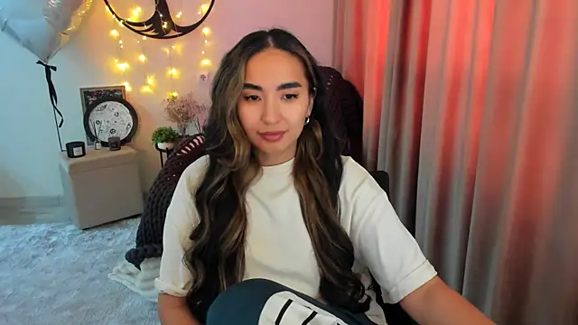 worldofkim online show from 04-17-26, 05:43