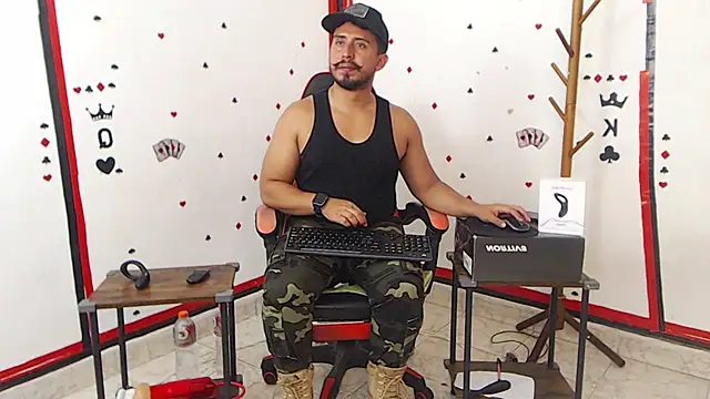 Snapshot of KalethBigDick chatting on 01-19-25, 10:28 KalethBigDick online show from 01-19-25, 10:28