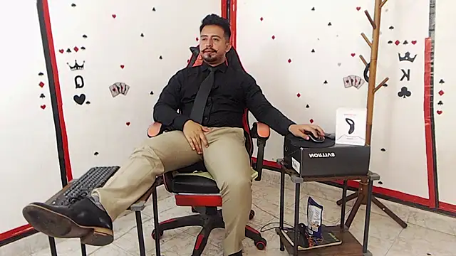 Snapshot of KalethBigDick chatting on 01-27-25, 01:41 KalethBigDick online show from 01-27-25, 01:41