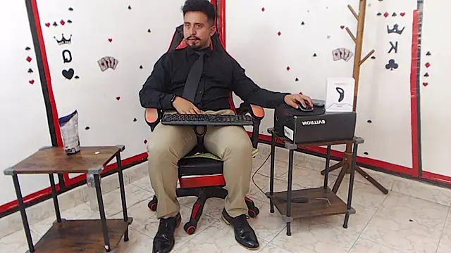 Snapshot of KalethBigDick chatting on 01-28-25, 07:21 KalethBigDick online show from 01-28-25, 07:21