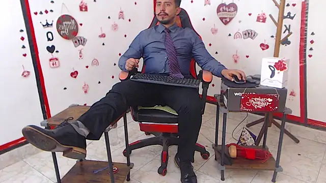 Snapshot of KalethBigDick chatting on 02-21-25, 11:33 KalethBigDick online show from 02-21-25, 11:33
