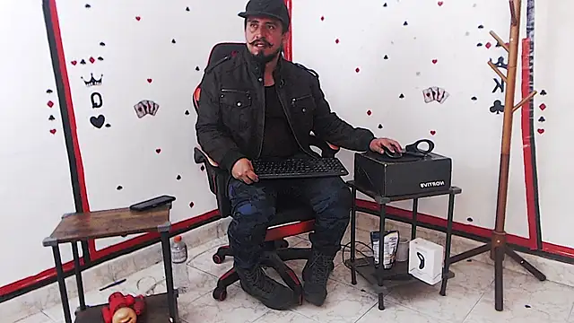 Snapshot of KalethBigDick chatting on 10-18-25, 10:05 KalethBigDick online show from 10-18-25, 10:05