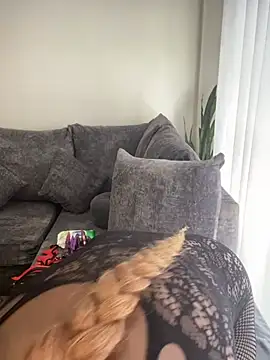 yummy sweet caramel online show from 04-24-26, 06:05