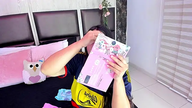 Snapshot of Miia_Thompsonn chatting on 03-05-25, 03:18 Miia Thompsonn online show from 03-05-25, 03:18