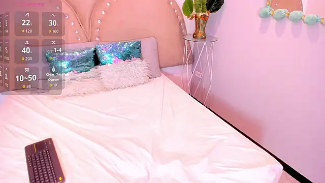 Miia Thompsonn online show from 11-08-25, 03:29