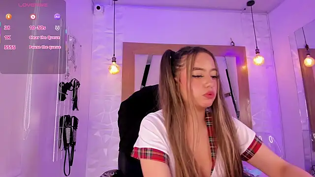 Snapshot of ary_cooper_ chatting on 03-15-25, 04:10 ary cooper online show from 03-15-25, 04:10