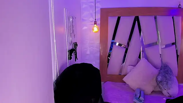 Snapshot of ary_cooper_ chatting on 03-20-25, 07:04 ary cooper online show from 03-20-25, 07:04