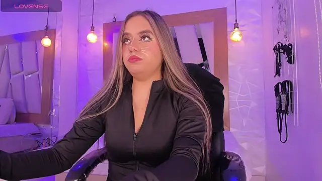 Snapshot of ary_cooper_ chatting on 03-22-25, 12:46 ary cooper online show from 03-22-25, 12:46