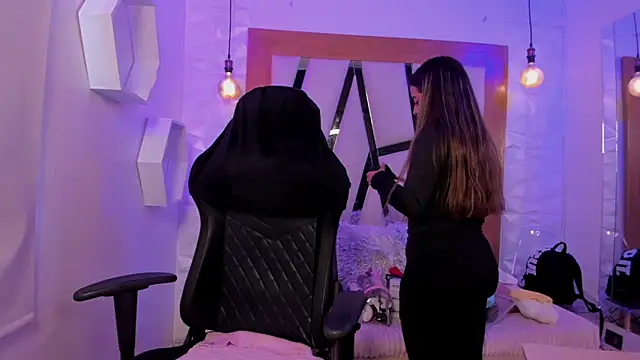 Snapshot of ary_cooper_ chatting on 09-24-25, 12:30 ary cooper online show from 09-24-25, 12:30