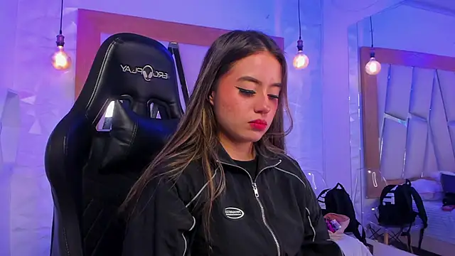 Snapshot of ary_cooper_ chatting on 10-30-25, 12:39 ary cooper online show from 10-30-25, 12:39