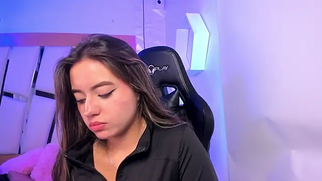 Snapshot of ary_cooper_ chatting on 11-10-25, 12:48 ary cooper online show from 11-10-25, 12:48