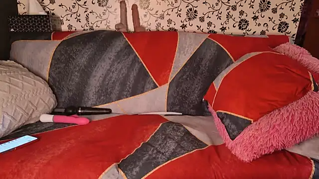 Snapshot of Luiza_Hammer chatting on 03-04-25, 11:51 Luiza Hammer online show from 03-04-25, 11:51