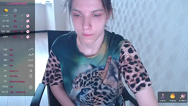 LisaHeart online show from 11-17-25, 08:31