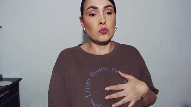 Miss Agatha online show from 10-30-25, 02:24