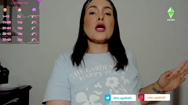 Miss Agatha online show from 11-11-25, 02:11