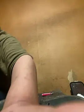 Snapshot of punk0805 chatting on 10-13-25, 01:55 punk0805 online show from 10-13-25, 01:55