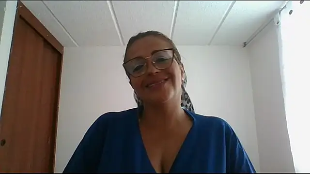 Snapshot of RossanaLionheart chatting on 01-10-25, 07:43 RossanaLionheart online show from 01-10-25, 07:43