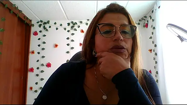 Snapshot of RossanaLionheart chatting on 03-21-25, 07:24 RossanaLionheart online show from 03-21-25, 07:24