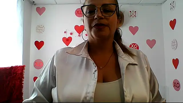 Snapshot of RossanaLionheart chatting on 09-24-25, 07:28 RossanaLionheart online show from 09-24-25, 07:28