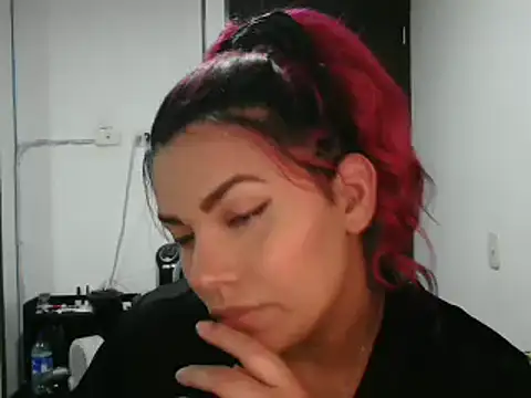 CarolinaRincon online show from 02-22-25, 10:42